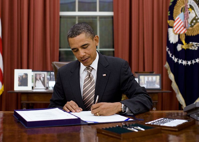Obama signs FDA Food Safety Modernization Act